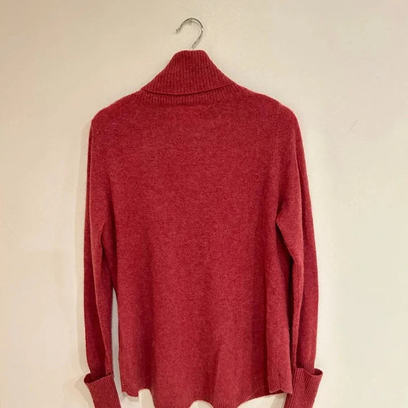 Max Studio 2- ply cashmere turtleneck sweater size L - Picture 6 of 6